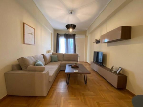 Spacious 3 BR Apartment in Vibrant Neighbourhood